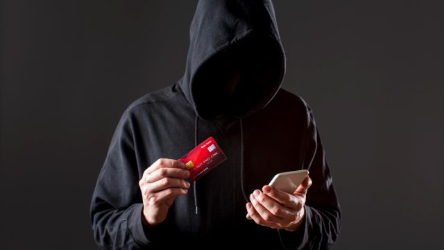 Uwaga na fałszywe prośby o kody! Oszuści atakują płatności mobilne