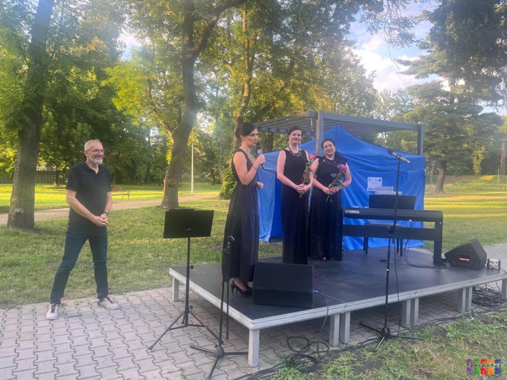 Śląska Bajarka i koncert pieśni w Pyskowicach – artystyczne wydarzenie w Parku Miejskim - fotoreportaż