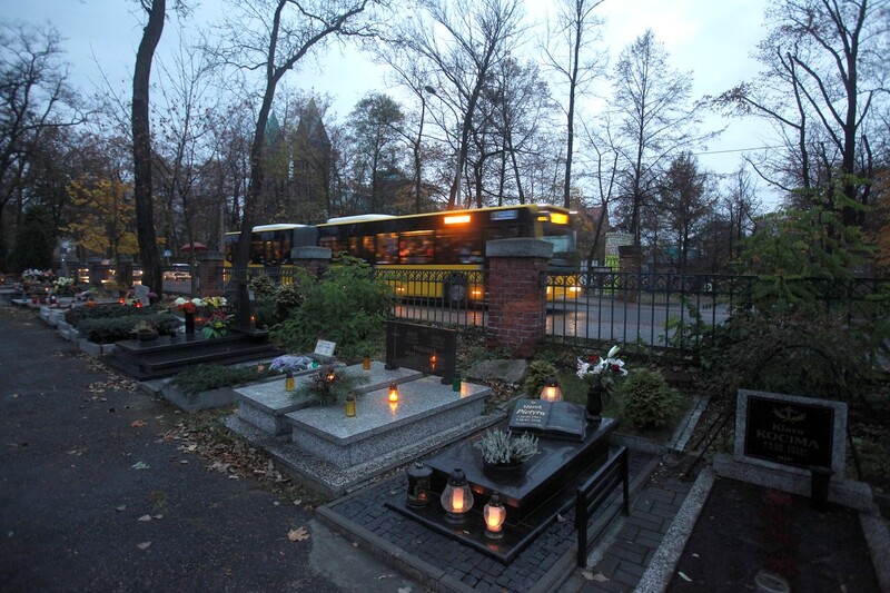 Transport GZM z bezpłatnymi przejazdami i specjalnymi liniami na Wszystkich Świętych